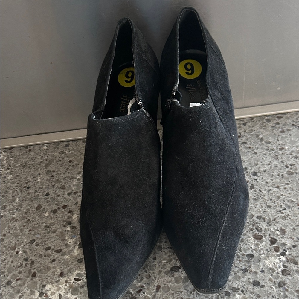 Anne Klein Black Suede Pointed Toe Heels